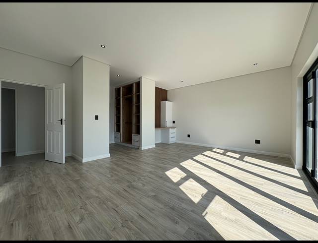 4 BEDROOM HOUSE FOR SALE IN SANDOWN